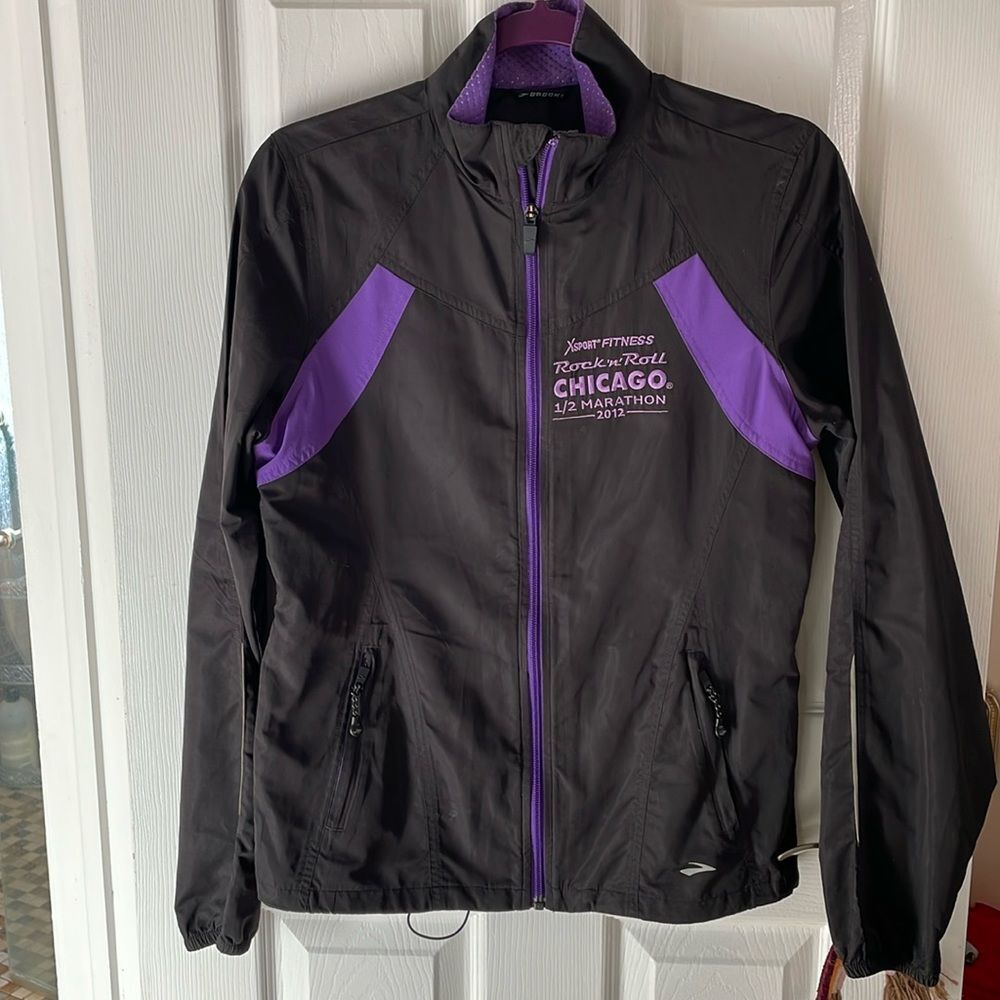 Brooks Rock and Roll 1/2 Marathon Jacket Chicago Xsport 2012 Black Purple medium